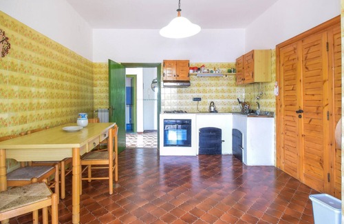 Carano Casa | Preciosa casa en Carano con cocina.