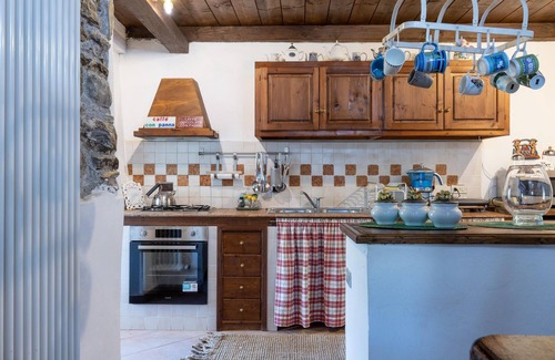 Comano Casa | Hermosa casa en Comano -MS-