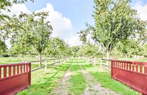 Saint-Pierre-de-Cormeilles Casa | Gorgeous Home In Cormeilles With Wifi