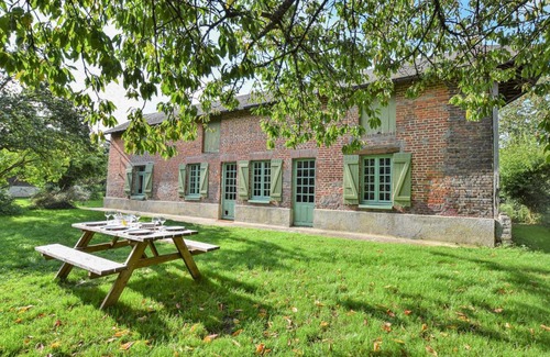 Saint-Pierre-de-Cormeilles Casa | Gorgeous Home In Cormeilles With Wifi