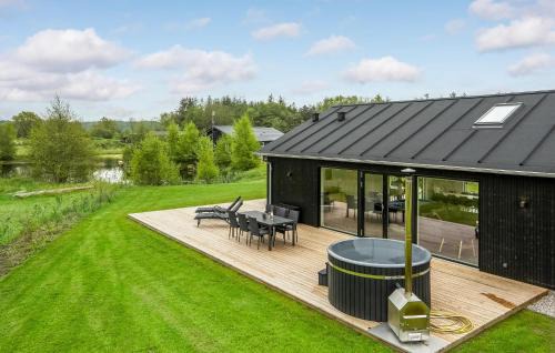 Fjellerup Strand Casa | Gorgeous Home In Glesborg With Kitchen