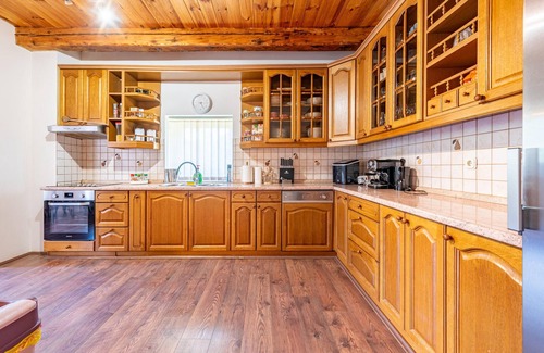 Gospic Casa | Preciosa casa en Gospic con cocina.