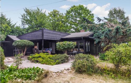 Sissehall Casa | Gorgeous Home In Hasslö With Kitchen