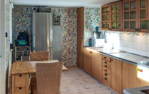 Sissehall Casa | Gorgeous Home In Hasslö With Kitchen