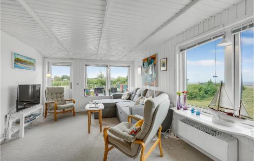 Trend Casa | Gorgeous Home In Løgstør With Kitchen
