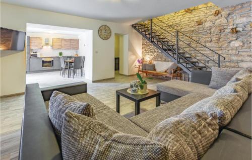 Mali Vareski Casa | Gorgeous Home In Peruski With Wifi