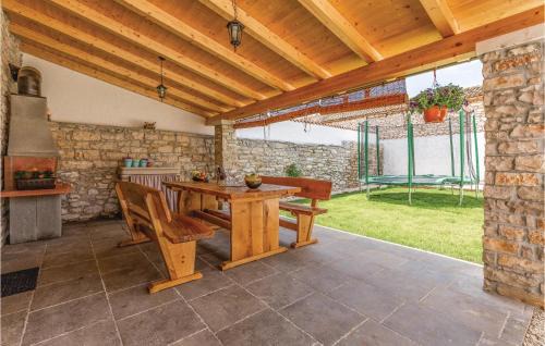 Mali Vareski Casa | Gorgeous Home In Peruski With Wifi