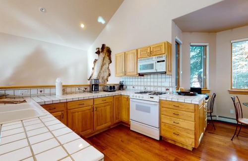 Vail Casa | Gorgeous home in Quiet East Vail