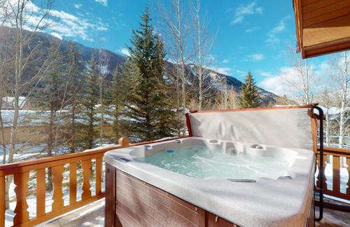 Vail Casa | Gorgeous home in Quiet East Vail
