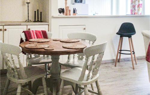Scille Casa | Gorgeous Home In Scillé With Wifi