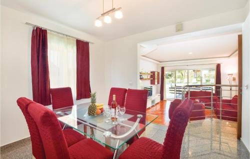 Sinj Casa | Gorgeous Home In Sinj