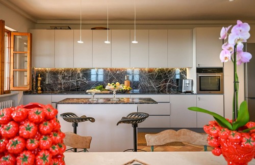 Pietrasanta Casa | Gorgeous home in Strettoia