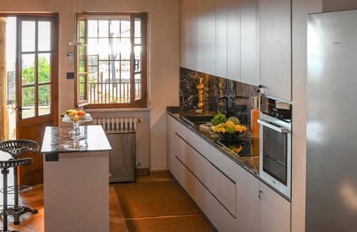 Pietrasanta Casa | Gorgeous home in Strettoia