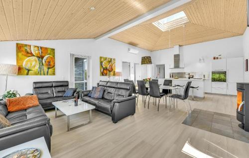 Skaven Strand Casa | Gorgeous Home In Tarm With Sauna