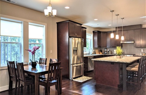 Sammamish Casa | Hermosa casa rodeada de bosques cerca de Redmond