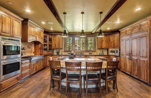 Boulder Ridge Casa | Gorgeous Home w/ Fire Pit, Walk to Ski Lifts!