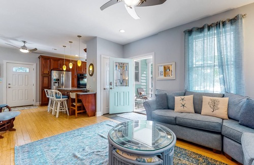 Country Club Estates Casa | Gorgeous home with private pool - dog-friendly - only three blocks to the beach