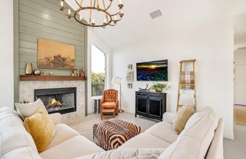 New Braunfels Casa | Gorgeous Home with Hot Tub 5min from the River