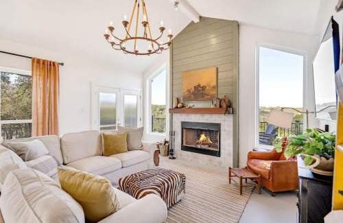 New Braunfels Casa | Gorgeous Home with Hot Tub 5min from the River
