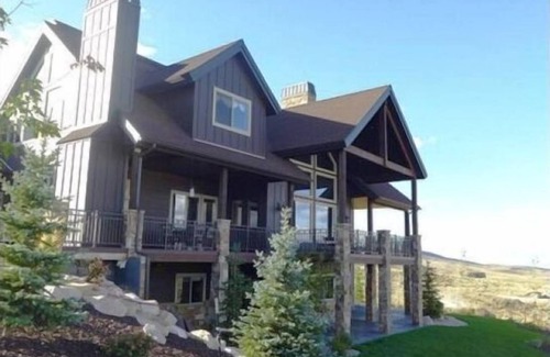 Fish Haven Casa | Hermosa casa nueva con una vista increíble del lago Bear