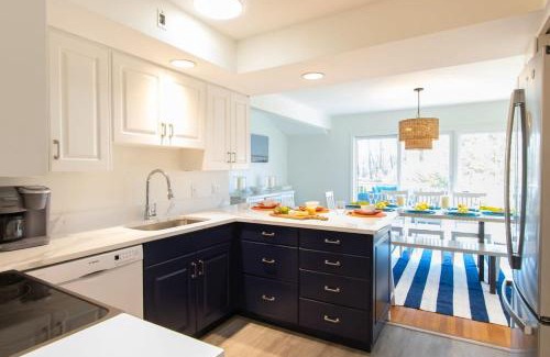 Chatham Casa | Gorgeous Home with Game Room Dog Welcome