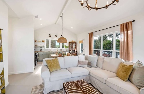 New Braunfels Casa | Gorgeous Home With Hot Tub 5min From the River