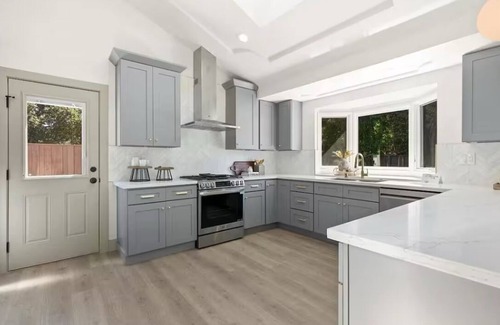 Walnut Creek Casa | Gorgeous house located in Walnut Creek: 3BD & 2BA, fully stocked kitchen, & more