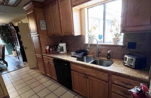Las Vegas Casa | Beautiful home With Pool close to the strip 🏡