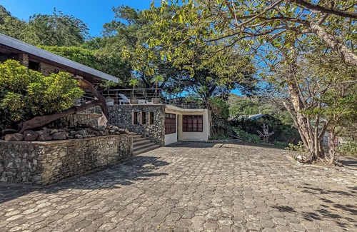 San Juan del Sur Casa | Hermosa casa en la ciudad, cerca de la playa, restaurantes y bares.