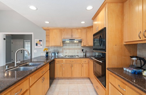 Elk Grove Casa | Gorgeous House with POOL!!