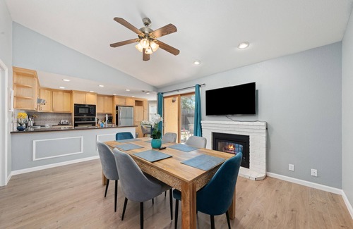 Elk Grove Casa | Gorgeous House with POOL!!