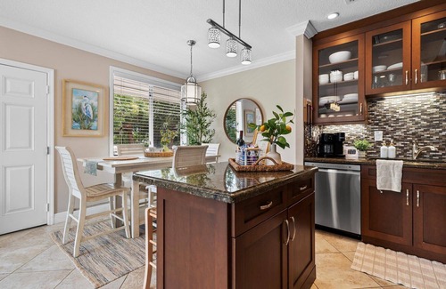 Jupiter Condominio | Gorgeous Jupiter Bay Resort villa, only steps to the beach and pool!