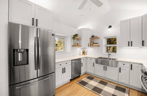 Lutherville Timonium Casa | * Gorgeous Loft Style House w/ Luxury, Charm, & Comfort *
