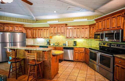 Pine Mountain Chalet De Esquí | Gorgeous Lake view home with private Game Room