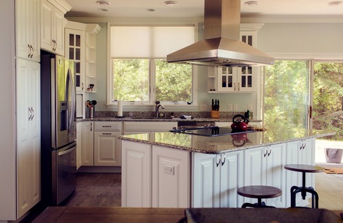 Mackinaw City Casa | HERMOSAS PUERTAS DEL LAGO DELANTERAS: CASA RECIENTEMENTE REMODELADA EN EL LAGO MICHIGAN, MACKINAW CITY