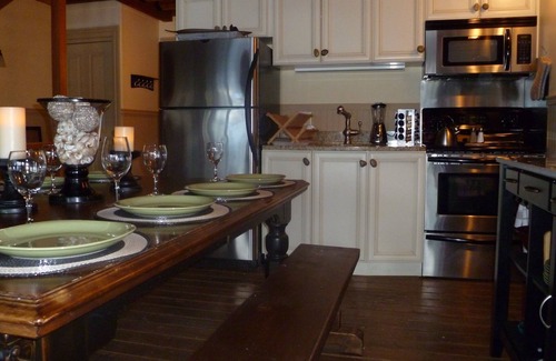 Central Okanagan Cabina | Gorgeous Lakefront Cottage