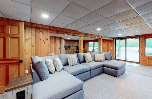 Hubbardton Casa | Gorgeous lakefront gem with private dock, deck, firepit, grill, fireplace & WiFi