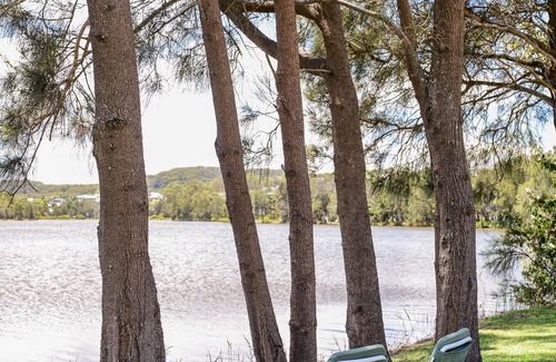 Wamberal Casa | Gorgeous Lakeside Accomodation Family Friendly
