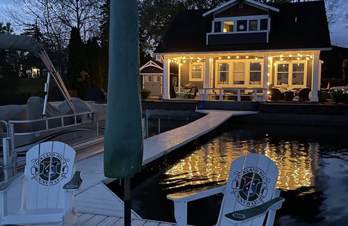 Whitmore Lake Cabaña | Gorgeous Lakeside Retreat Minutes from Ann Arbor