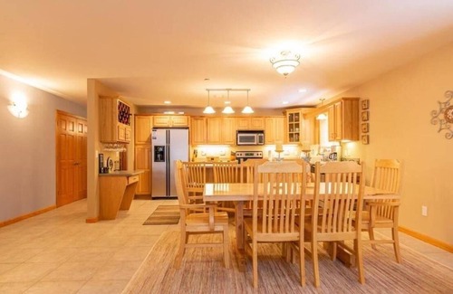 Arkdale Condominio | Gorgeous Lakeview Balcony with 4 Bedrooms, best location at the resort!