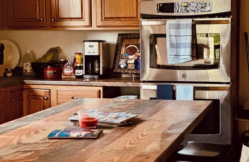 Lesterville Casa | Gorgeous large rental home in Lesterville MO just minutes from Blackwater River.