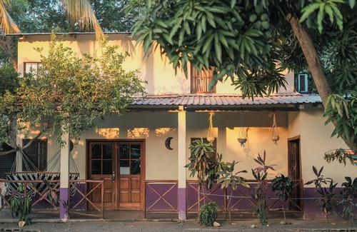 Chinandega Casa | Gorgeous Lofted 1 Bedroom Home-Hot Water/Parking