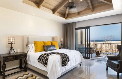 Los Cangrejos II y ÌII Complejo | Gorgeous, Luxurious 4 Bdrm Penthouse w/Oceanfront Views & Private Pool in Cabo