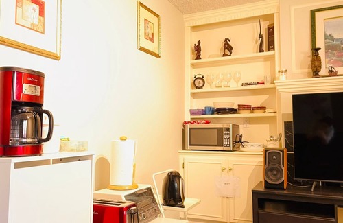 Southeast Calgary Casa | Gorgeous luxury suite w/ 2 Private Bedrooms close to downtown Calgary