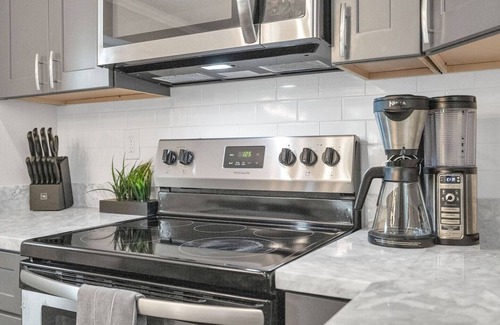 Tulane - Gravier Apartamento | This duplex is a 3 bedroom(s), 2 bathrooms, located in New Orleans, LA.