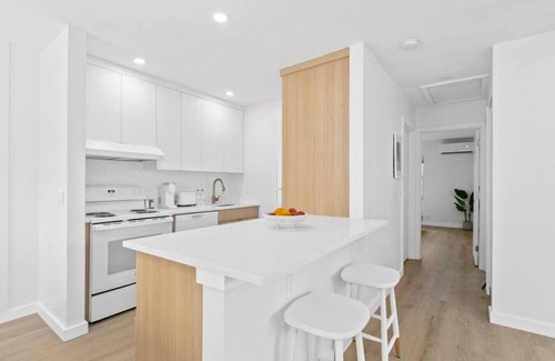 Parrot Cove Apartamento | Gorgeous & Modern 2BR Near the beach! - Villa 3