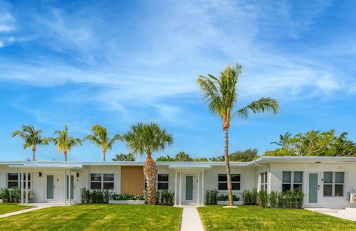 Parrot Cove Apartamento | Gorgeous & Modern 2BR Near the beach! - Villa 3