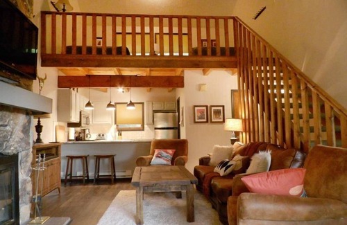 Taos Ski Valley Condominio | A pasos de las pistas en Heart of Taos Ski Valley