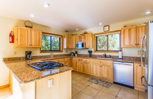 Woodland Park Casa | Hermosa cabaña de montaña en 35 acres! Bañera de hidromasaje y espectaculares vistas de Pikes Peak.