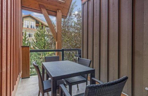 Canmore Apartamento | Gorgeous Mountain Condo - Hot Tub & Pool managed by Little Sister Getaways